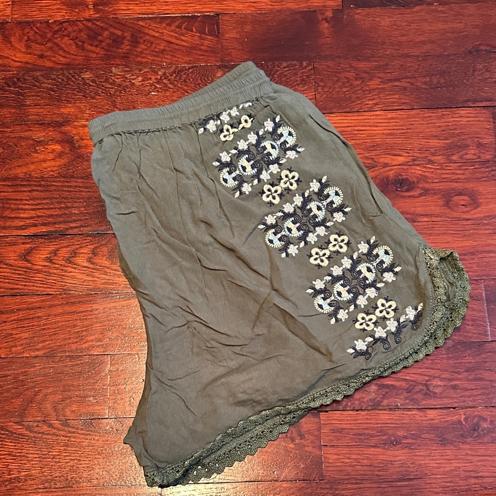 Embroidered Olive Green Women Shorts